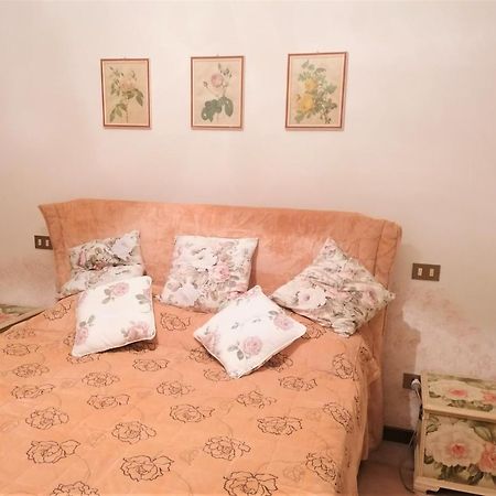 Apartamento Casa Gisela Desenzano del Garda Exterior foto